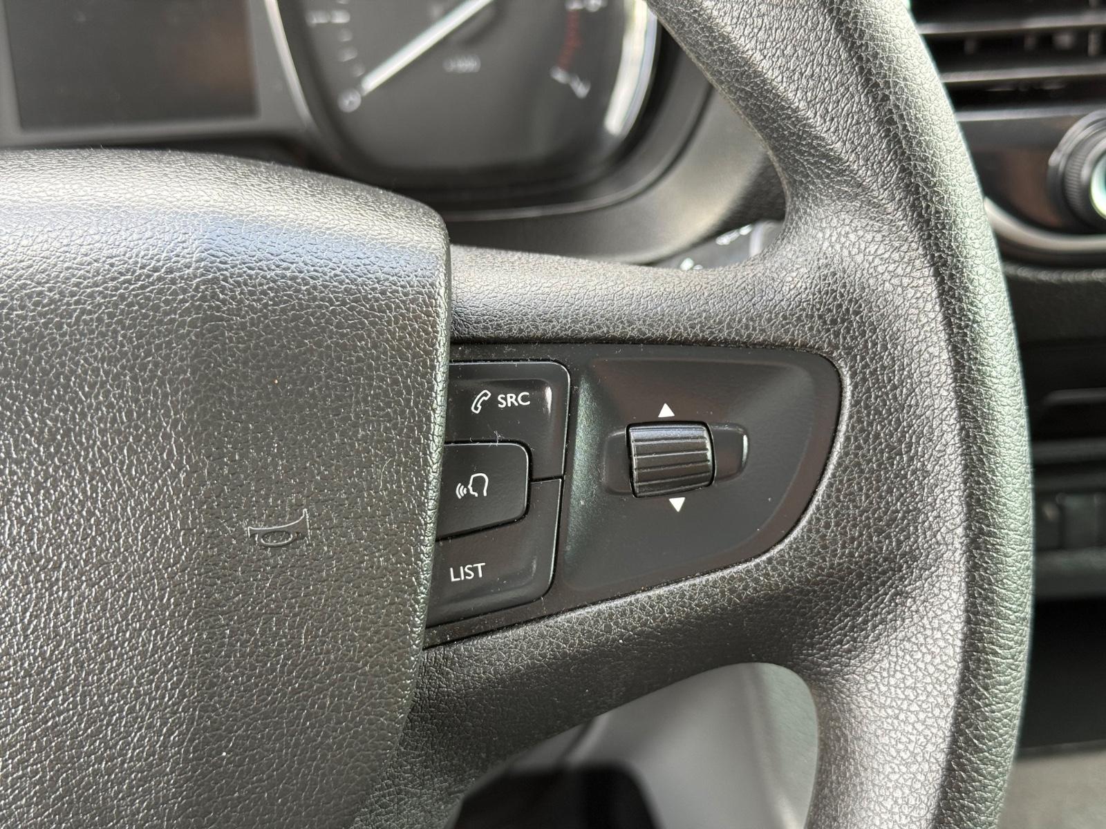 Peugeot Expert 2.0 HDI Premium L2 KLIMA NAVI TEMP AHK