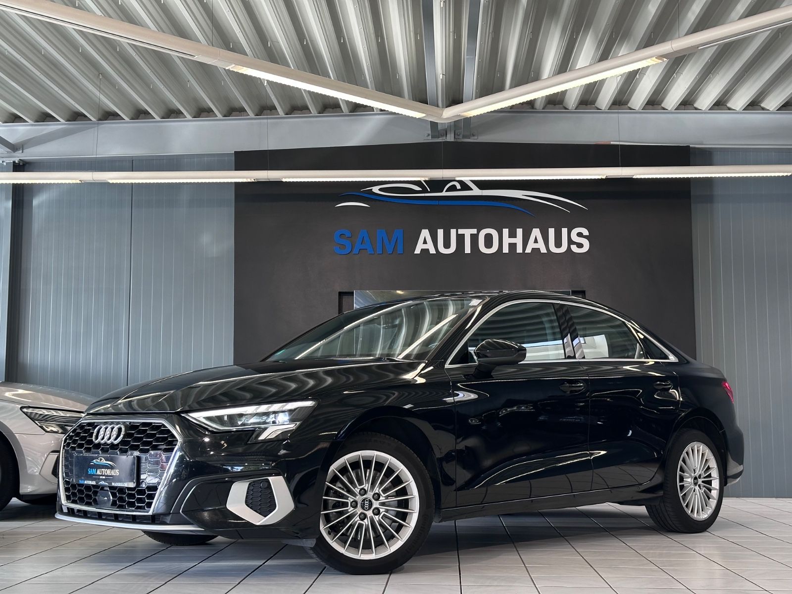 Audi A3 Limousine 30 TFSI advanced /LED/NAVI/TEMP/PDC