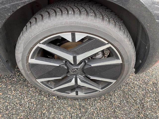 Fahrzeugabbildung Peugeot 208 GT MildHybrid 145 e-DSC6