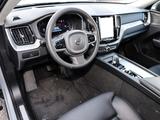 Volvo XC60 Ultimate Dark AWD B4 Diesel EU6d Allrad HUD - : Schiebedach, mit Klimaautomatik