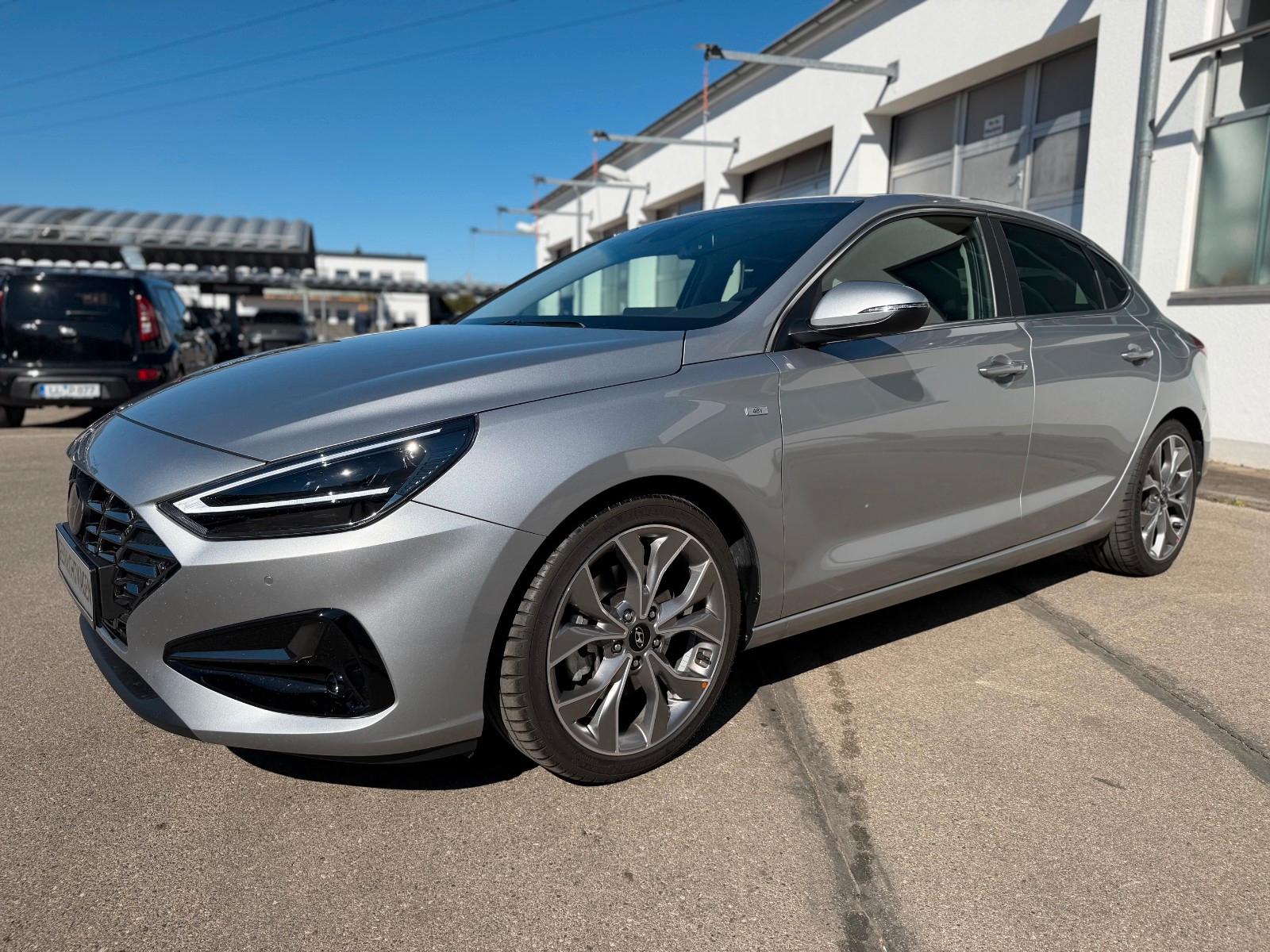 Hyundai i30 Fastback 1.5 PRIME DCT / Sitz-Paket / WR
