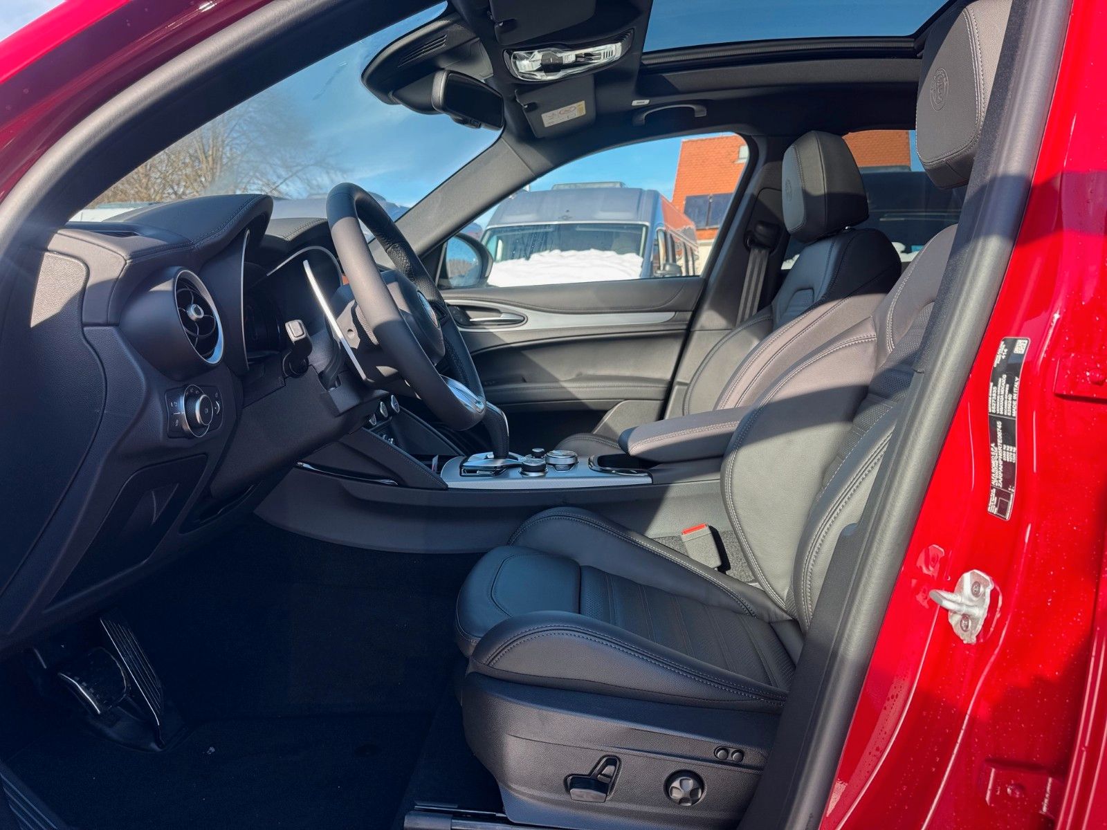 Fahrzeugabbildung Alfa Romeo Stelvio VELOCE 280 PS Glasdach Memory Navi