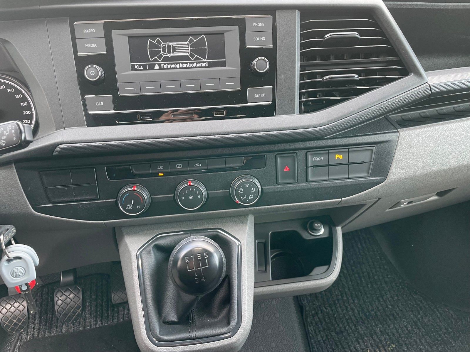 Fahrzeugabbildung Volkswagen T 6.1 Transporter  2.0 TDI  Klima PDC