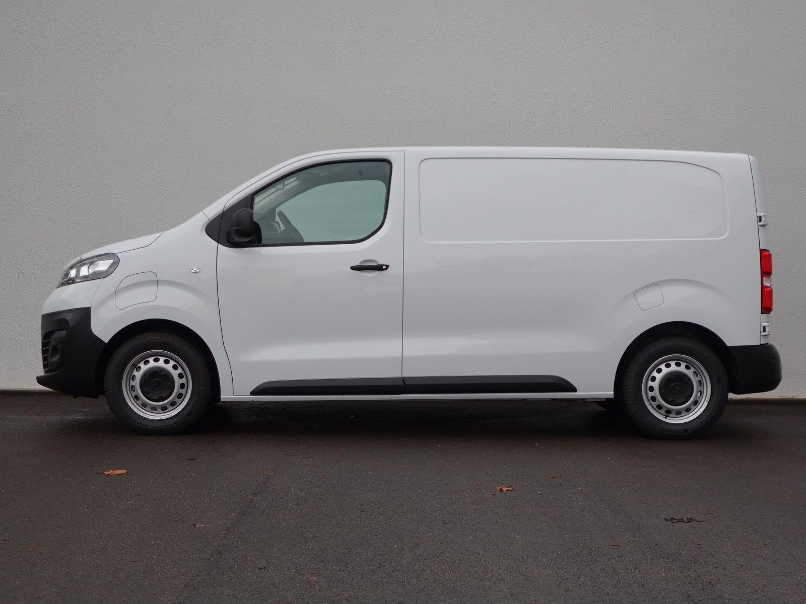 Fahrzeugabbildung Opel Vivaro-e Cargo M 75kW Batterie -Kamera,11kW 3-Ph