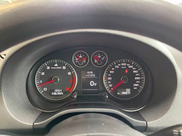 Audi A3 Sportback 1.6 Attraction *TEMPOMAT*SZHZ*KLIMA