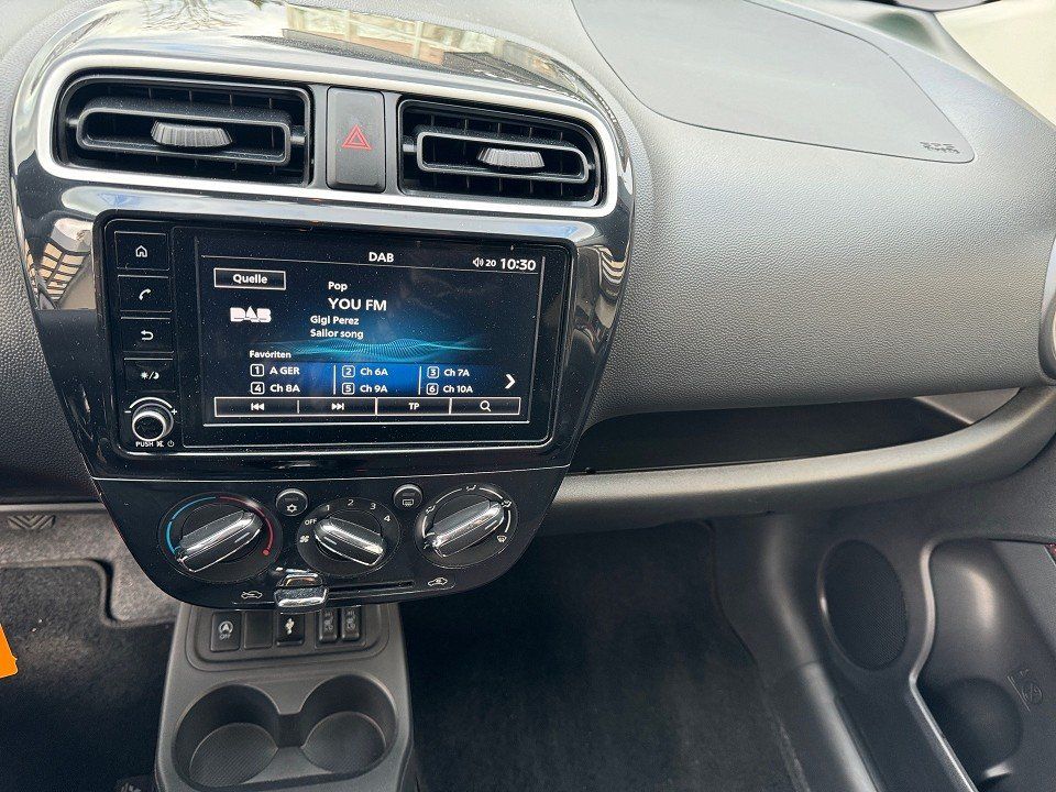 Fahrzeugabbildung Mitsubishi Space Star 1.2 Select + Black