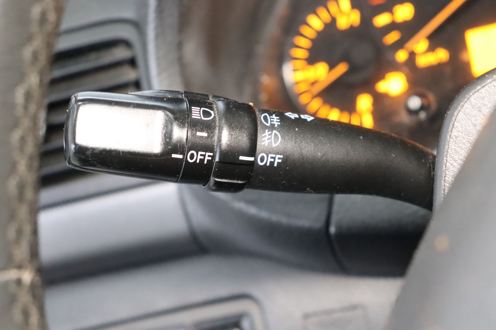 Fahrzeugabbildung Toyota Avensis 2.0-l-VVT-i Executive