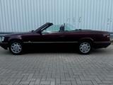 Mercedes-Benz E 200 Cabrio  (A124) Klassiker Youngtimer - rote Mercedes-Benz 200