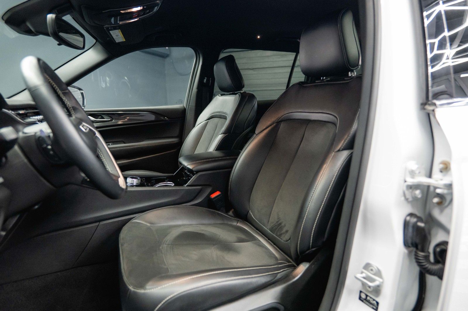 Fahrzeugabbildung Jeep Grand Cherokee 3.6 4x4 L Altitude Mod. 2022 19%