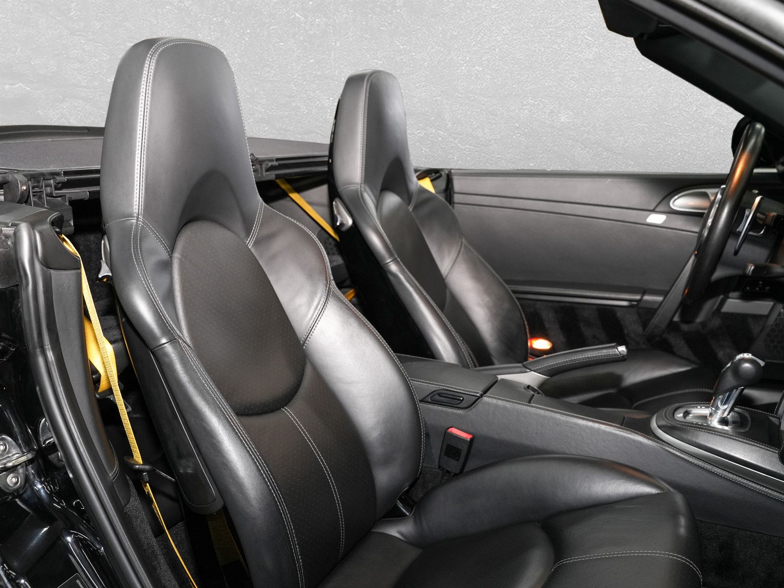 Fahrzeugabbildung Porsche 911 Turbo S Cabrio - Exklusiver Volllederumfang