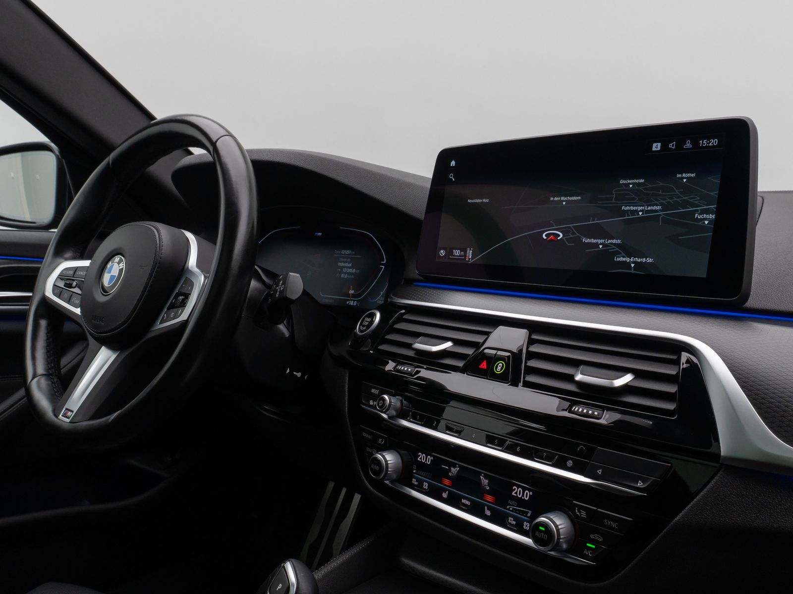 Fahrzeugabbildung BMW 530d M Sport Panorama Kamera Laser HUD DAB HiFi