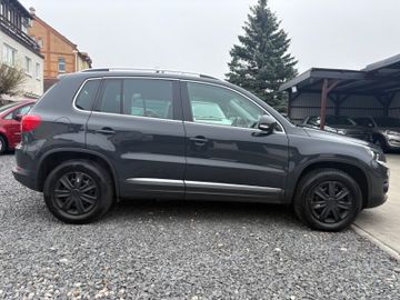 Volkswagen Tiguan - 4