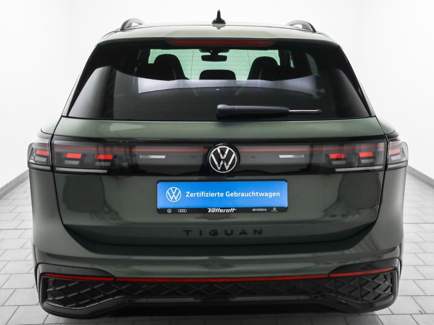 Volkswagen Tiguan R-Line 1.5 eHybrid DSG AHK Navi Pano IQ.L foto 4
