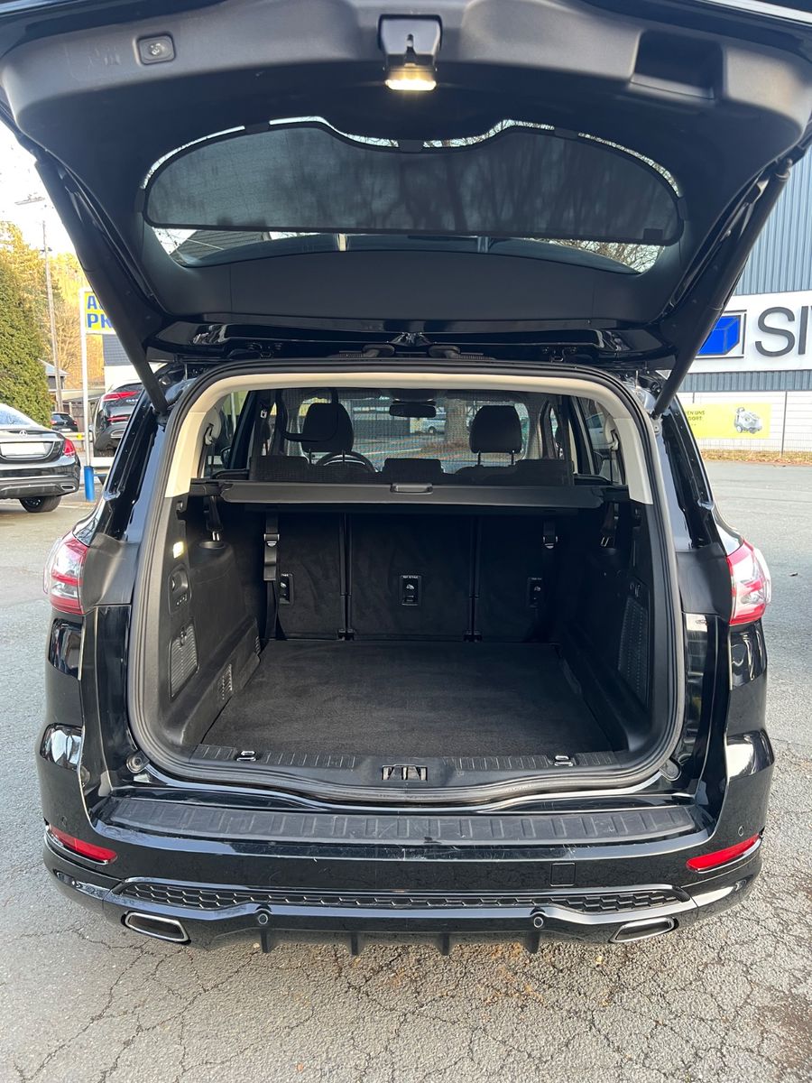 Fahrzeugabbildung Ford S-MAX Titanium ST LINE *KAMERA*MEMORY*LED*