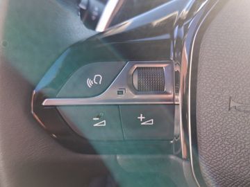 Peugeot 2008 Allure 1.2 PureTech 130 LED+SHZ+Alcant.+PDC