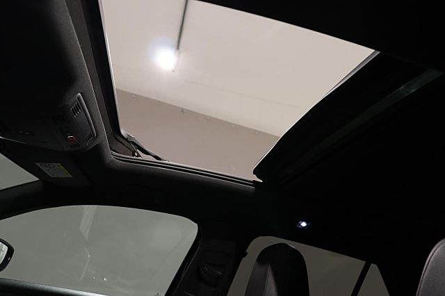 T-Roc R 4Motion DSG LED Navi Pano Sound Klima