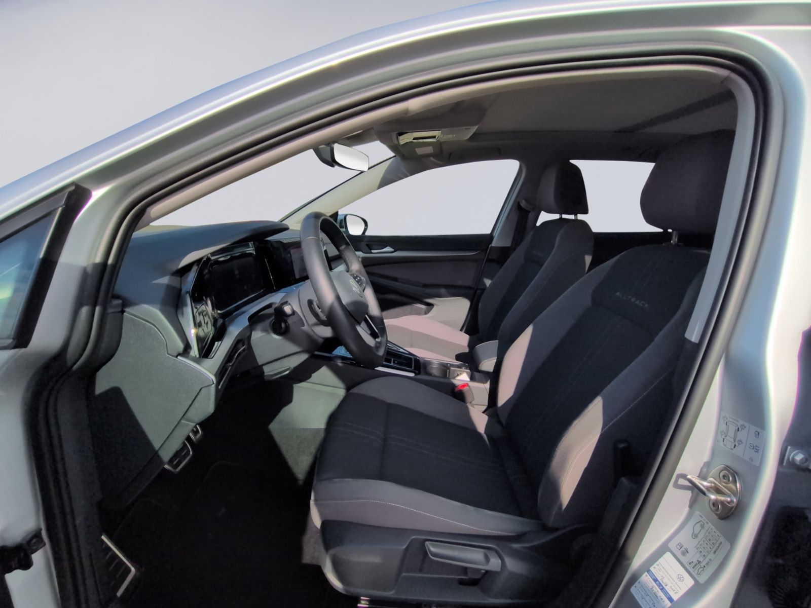 Golf VIII Alltrack 2.0 TDI DSG KAMERA+PANO+STHZ