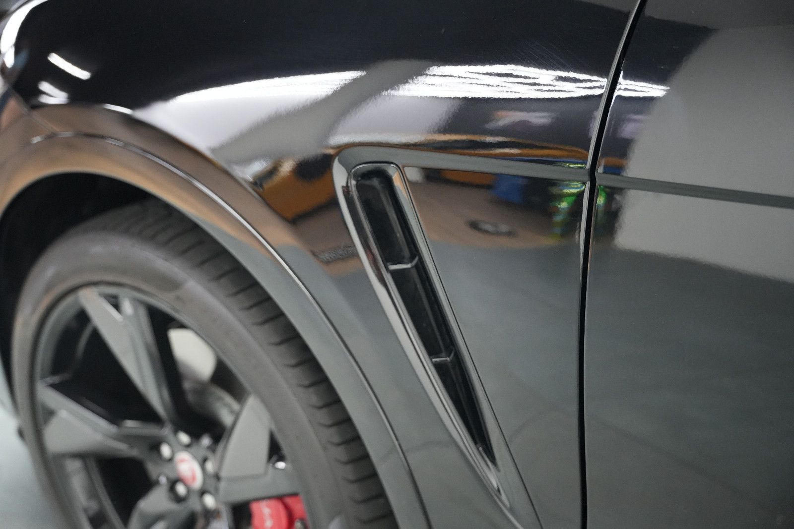 Fahrzeugabbildung Jaguar F-Pace SVR *Panorama*MeridianSurround*360°Memory