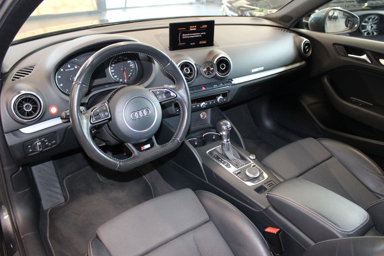 Fahrzeugabbildung Audi A3 1.8 TFSI S Line Sportpaket Quattro 18"Rotor