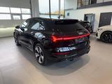 Audi e-tron 55 quattro S line B&O/HUD/MATRIX/PANO/KAM - Audi e-tron mit Schiebedach