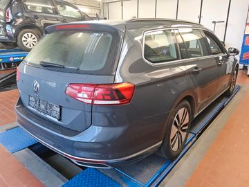 Volkswagen Passat Variant - 4
