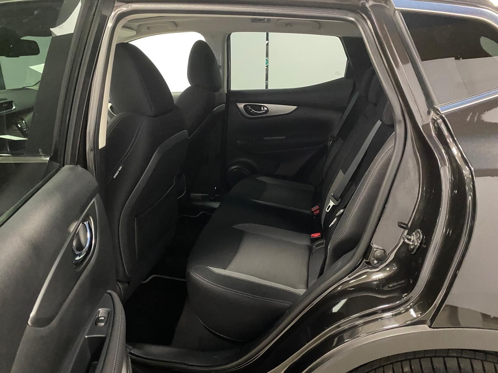 Fahrzeugabbildung Nissan Qashqai 1.2 ACENTA PANORAMA+360°KAMERA+NAVI+18"