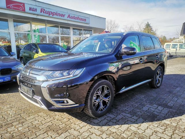 Mitsubishi Outlander PHEV Plus 4WD