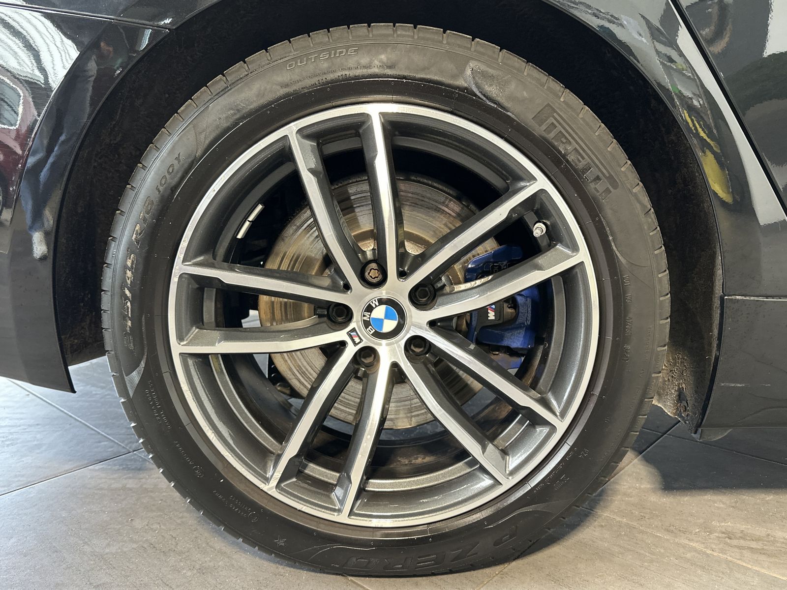 Fahrzeugabbildung BMW 540i Touring xDrive M-Sport NAV+LASER+PANO+HEAD