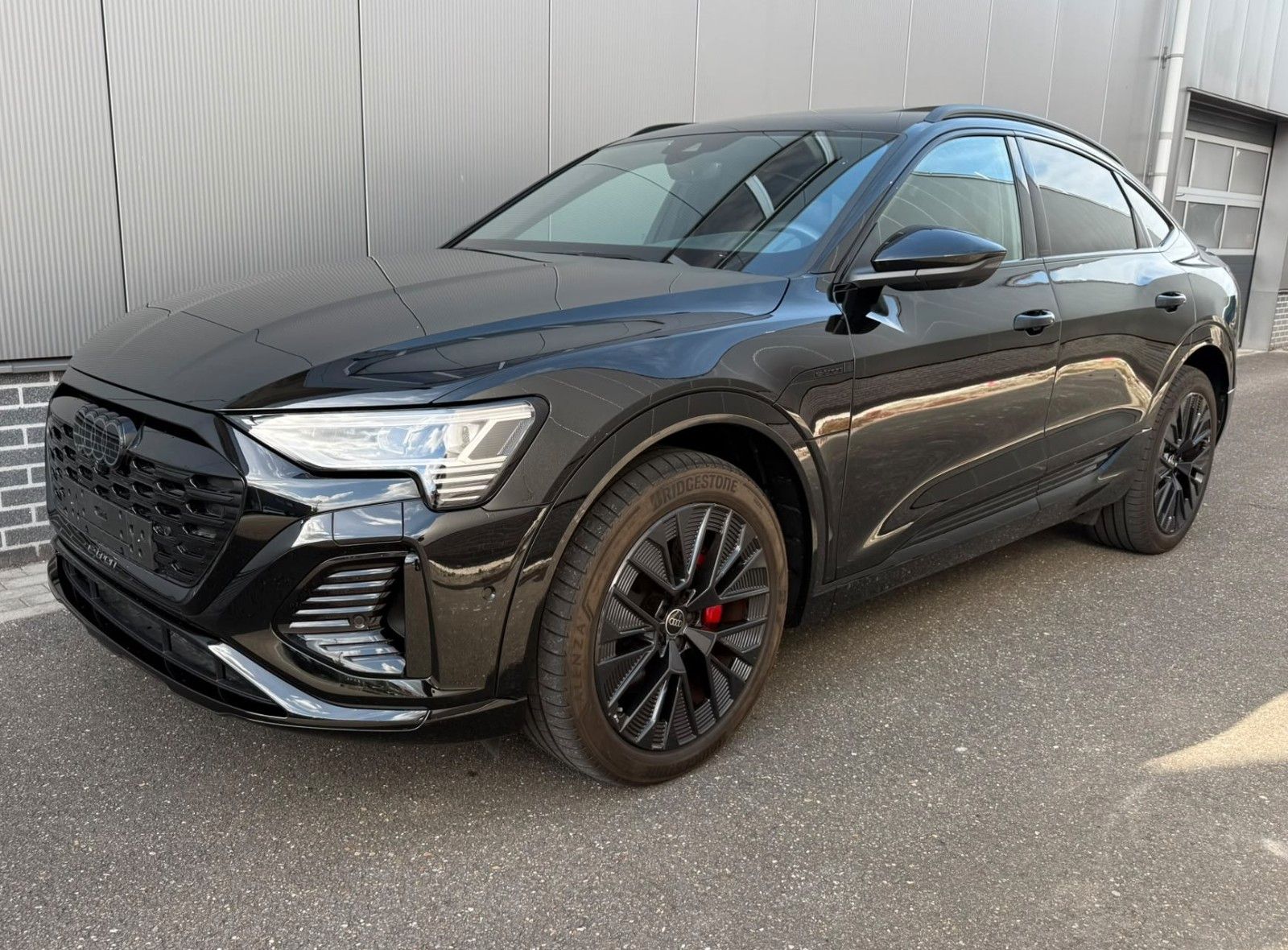 Audi Q8 e-tron 55 q S line Pano Matrix S Sitze 21"