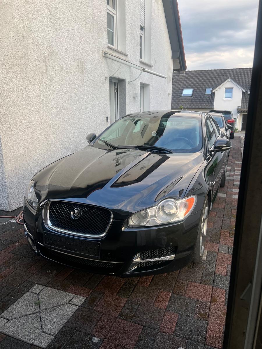 Jaguar XF