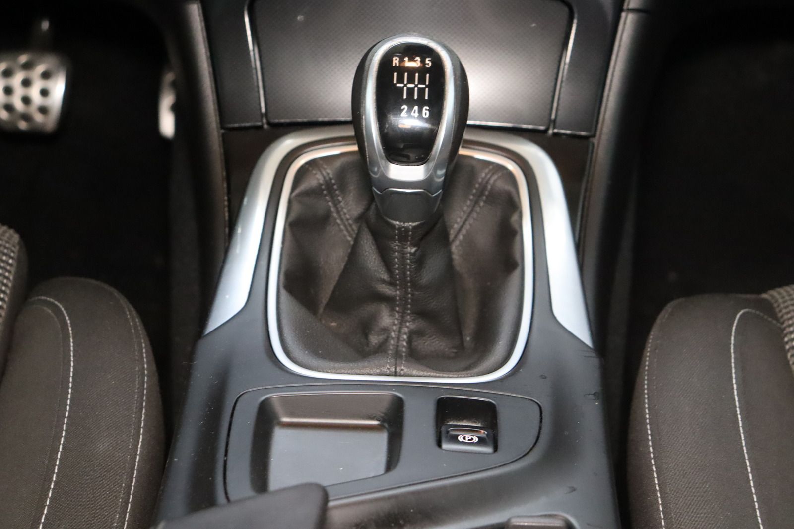 Fahrzeugabbildung Opel Insignia A Sports Tourer 2.0 CDTi Sport