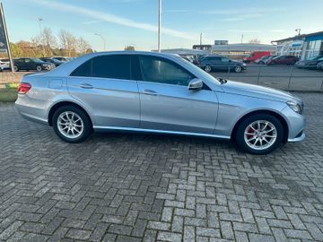 Mercedes E 200 - 4
