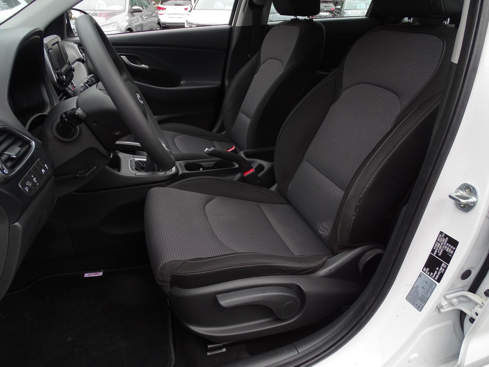Hyundai i30 1.4 Pure Tempomat Klima Spurhalte USB AUX