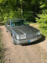 Mercedes-Benz Mercedes Benz W124 E200 H Zul. Automatik - gebrauchte Mercedes-Benz E 200 aus dem Jahr 1993