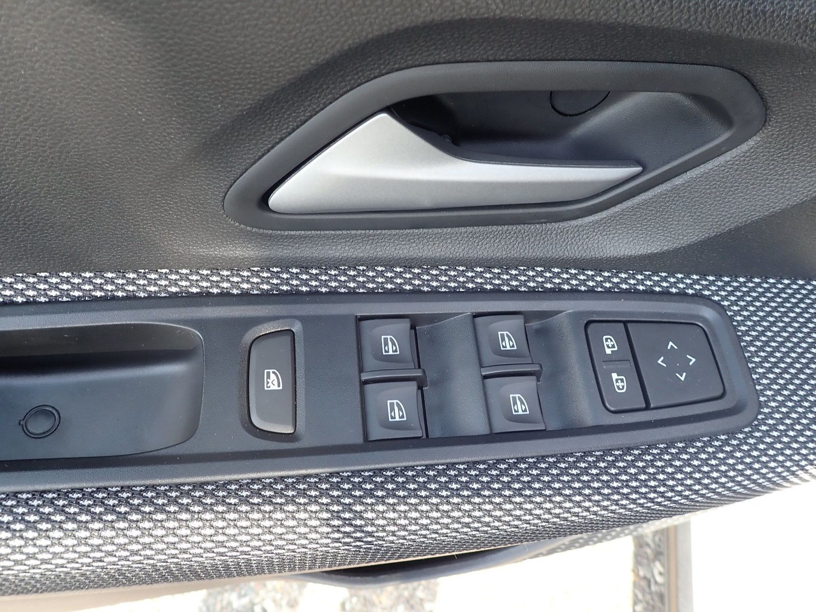 Fahrzeugabbildung Dacia Jogger Expression TCe 110 7-Sitzer