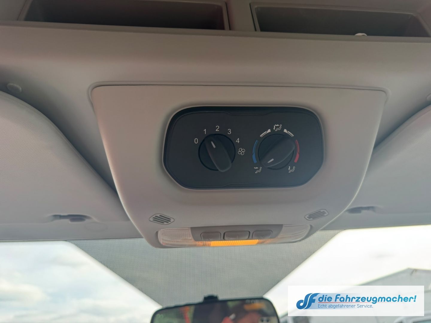 Fahrzeugabbildung Ford Transit 350 L3 Trend *UNFALLWAGEN *1774