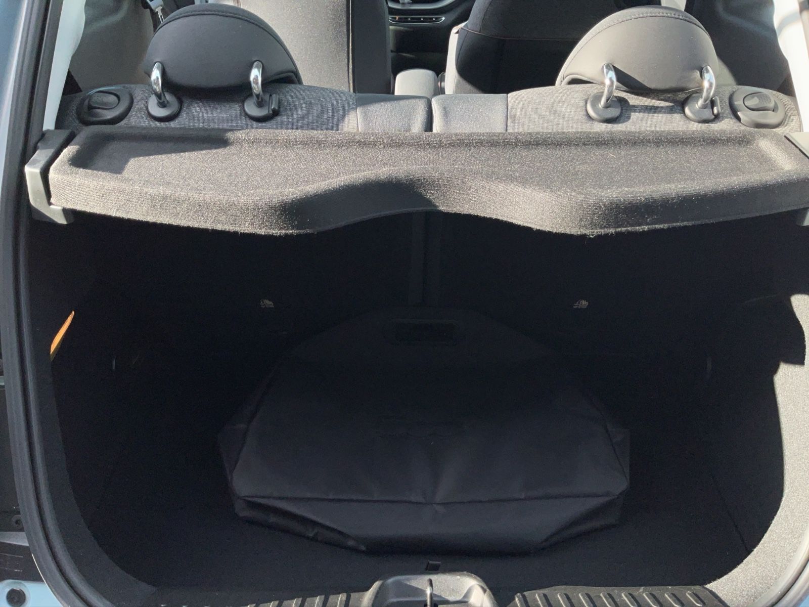 Fahrzeugabbildung Fiat 500e Icon Komfort-, Winter-, Parkpaket