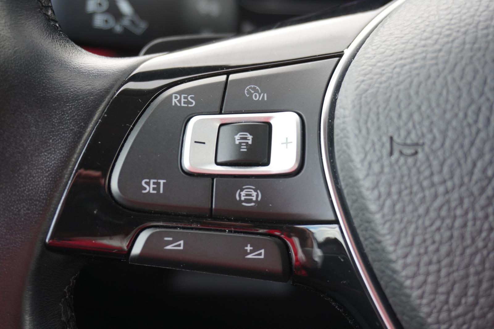 Volkswagen Touran 1.5 TSI DSG Highline LED Navi Kamera ACC, миниатюра 18
