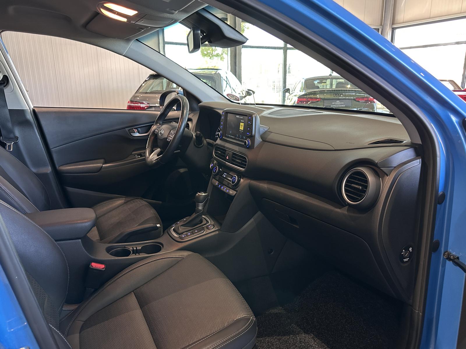 Hyundai Kona Premium 4WD *LEDER, AUTOMATIK, AHK, RFK*