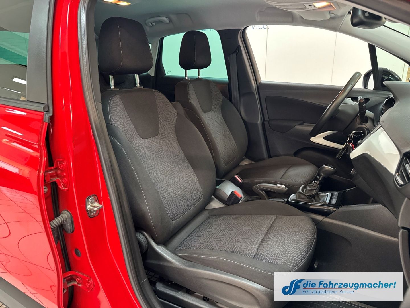 Fahrzeugabbildung Opel Crossland Limited Edition 1.2 Turbo EU6d Apple C
