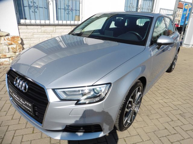 Audi A3 1,0 Sportback S-Tronic*NAVI*XENON*PDC*SHZ*MFL