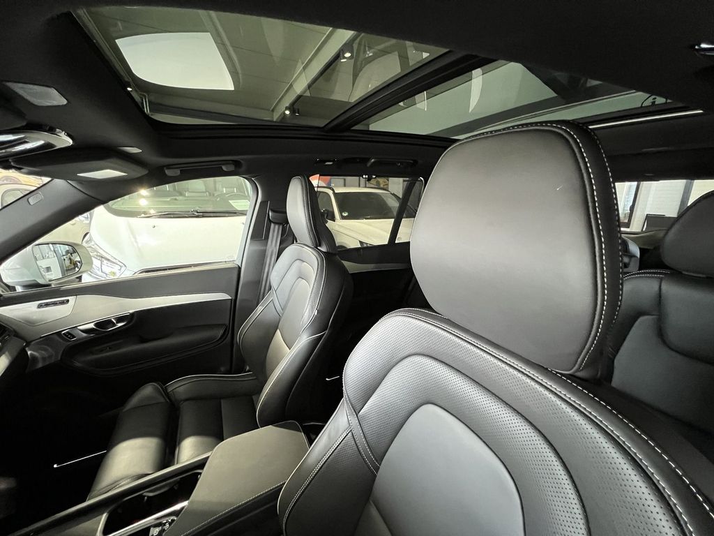 Volvo XC90 T8 Plus Bright Recharge AWD FourC AHK B&W