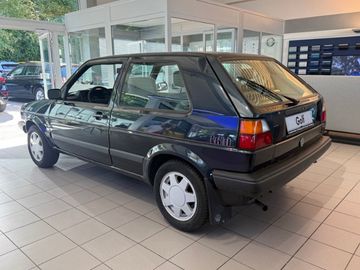 Volkswagen Golf - 6