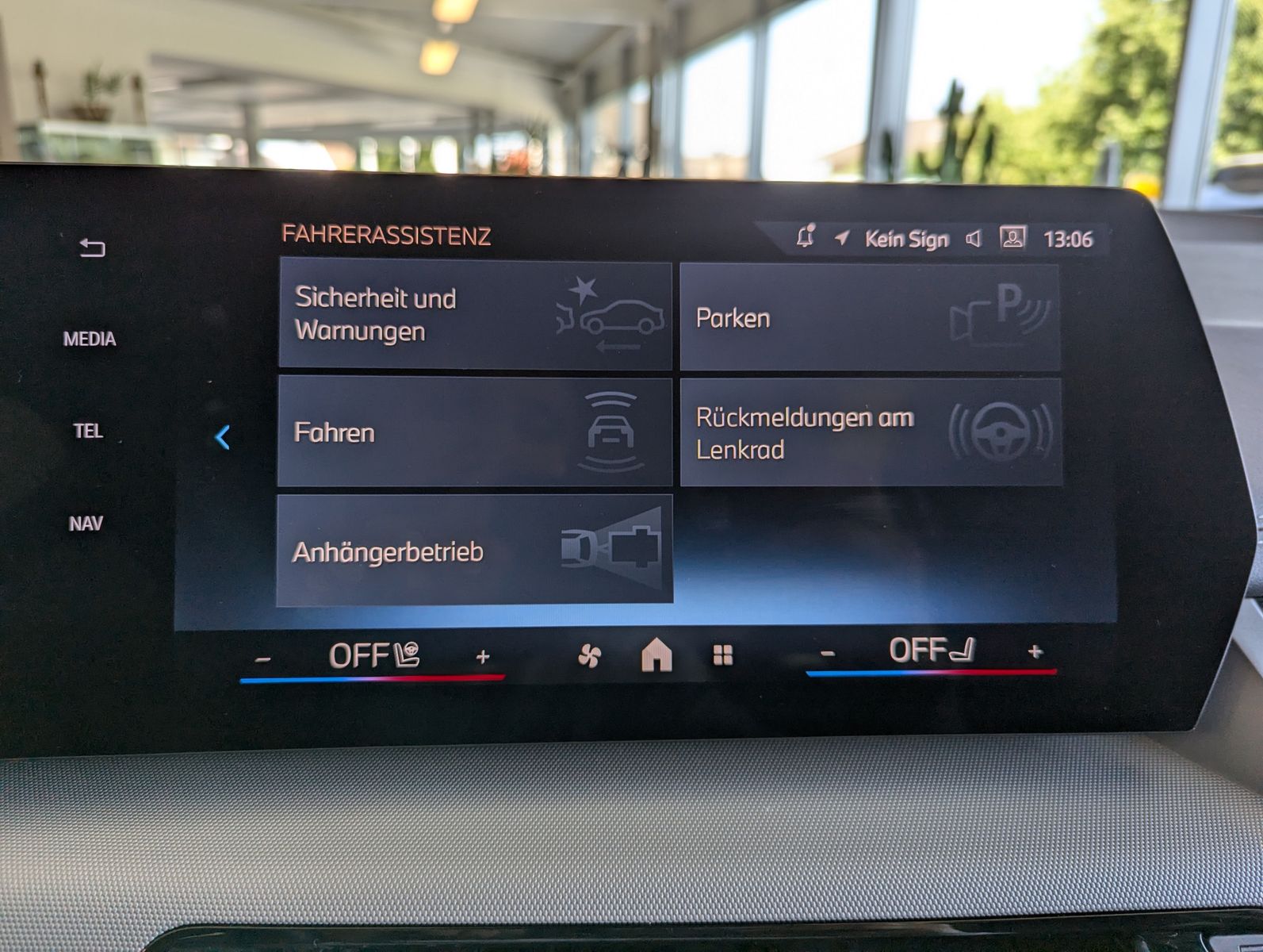 BMW 218 Active Tourer Aut AHK Pano Cam Premium-Paket - Image 30