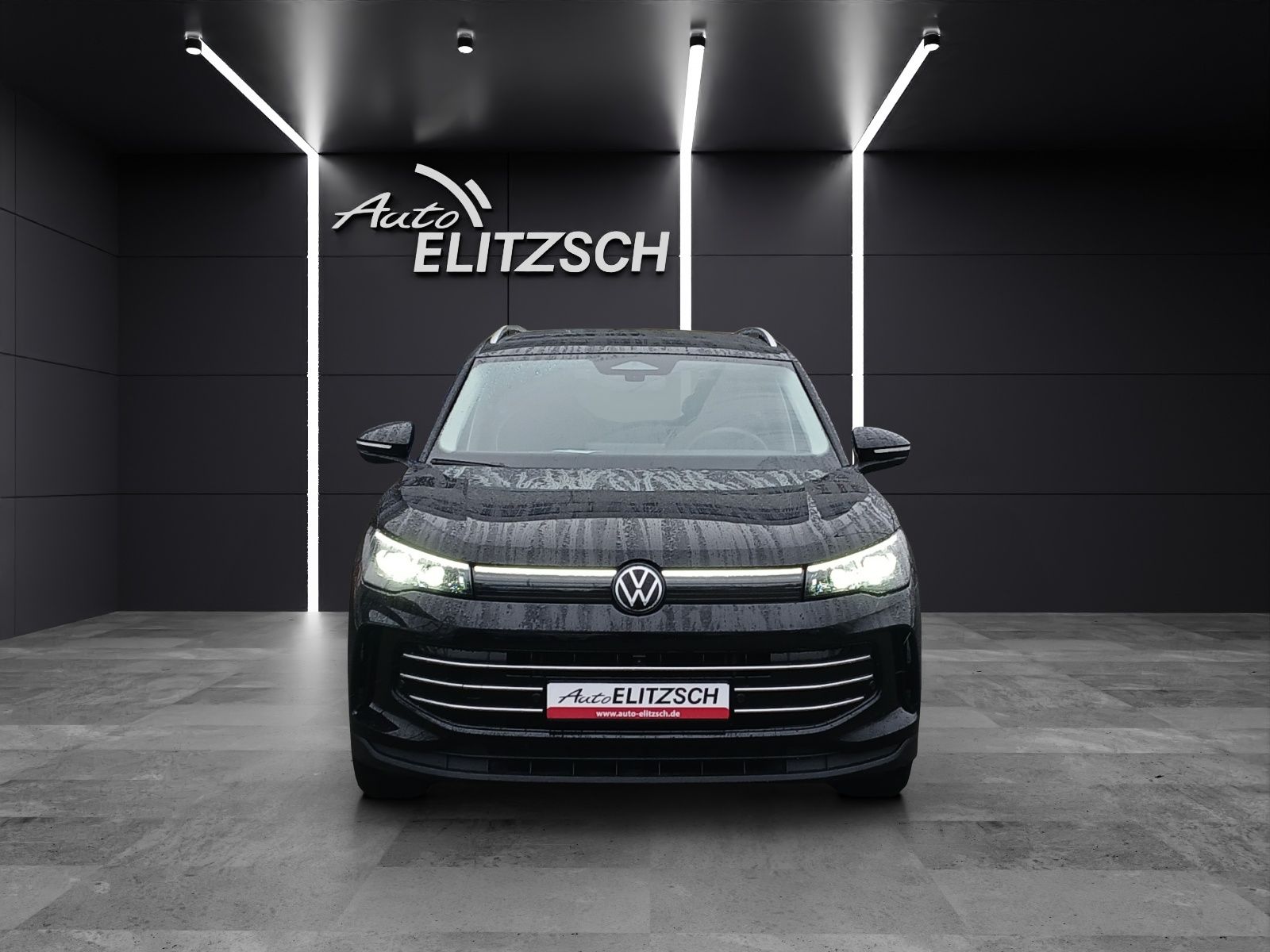 Fahrzeugabbildung Volkswagen Tiguan eTSI Elegance DSG Matrix AHK Navi AID ACC