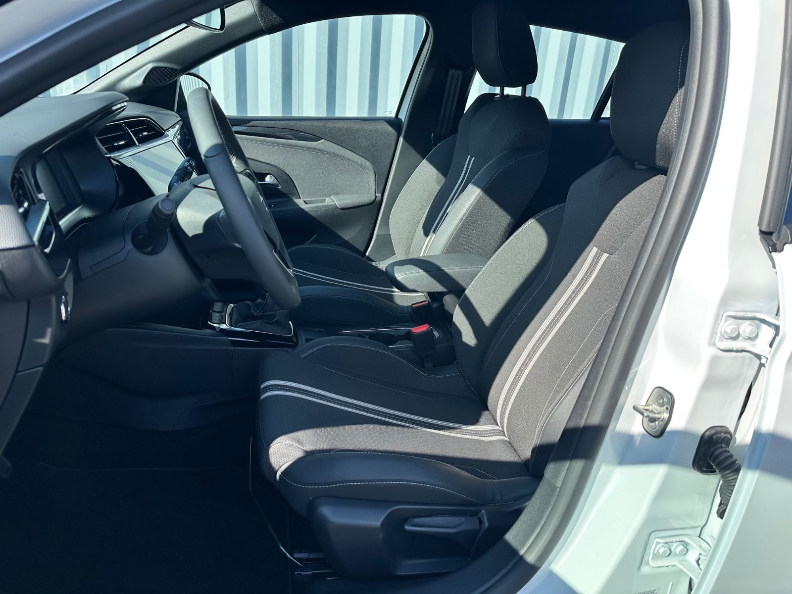 Fahrzeugabbildung Opel Corsa F GS*Allwetter*SHZ*LHZ*PDC*RFK*IntelliLux