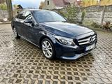 Mercedes-Benz C 350e  - blaue Mercedes-Benz C 350