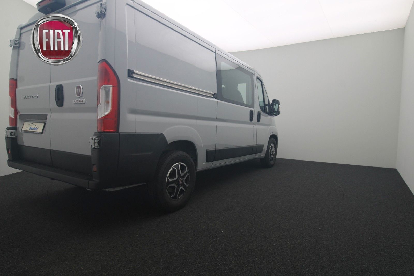 Fahrzeugabbildung Fiat Ducato Serie 8 Multicab 35 L2H1 AT NAVI KAMERA