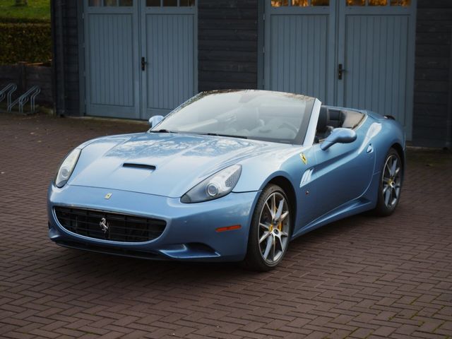 Ferrari California V8 Blue Metallic