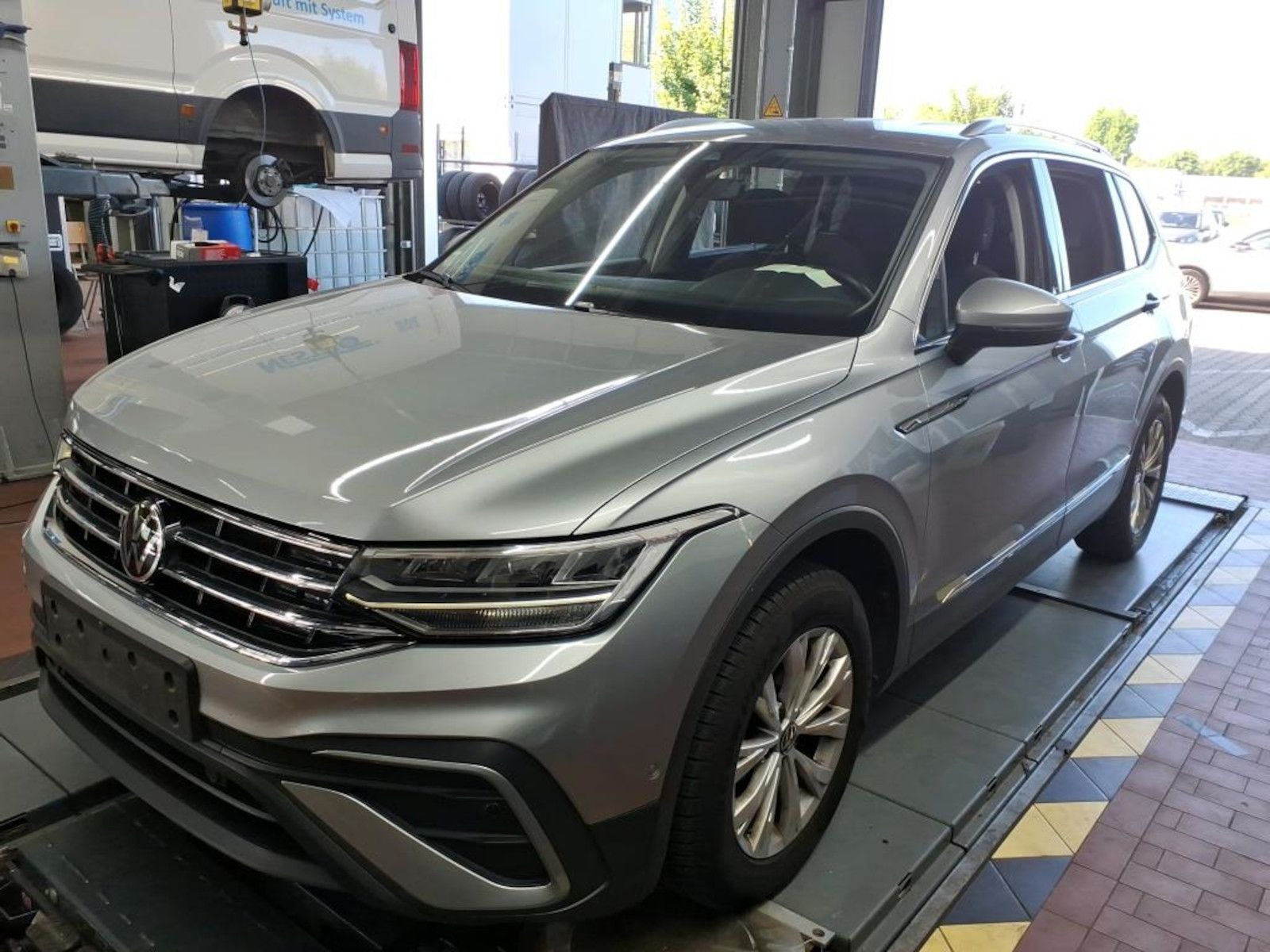VW Tiguan Allspace 2.0 TDI DSG 7 SITZER*LED*NAVI